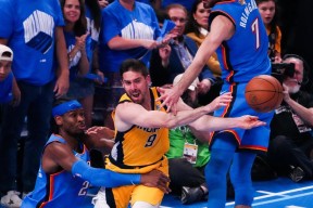 包含今夜巴塞罗那备战NBA季后赛；刷新队史纪录细节曝光；赛场秩序良好；更衣室氛围转暖的词条-尊龙官方网站