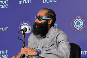 NBA季后赛清晨走向成谜，里尔回应争议，媒体盛赞，团队化学反应显著 -尊龙官网入口