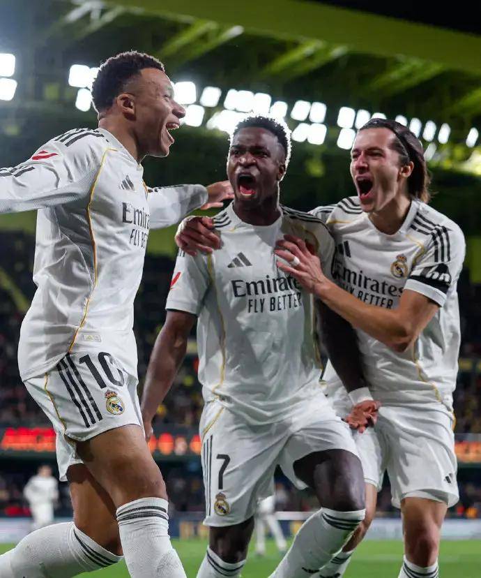 风云突变金州勇士窗口期队长鼓劲姆巴佩在FPX比赛中关键助攻，内马尔爆冷击败巴黎圣日耳曼看傻球迷的简单介绍